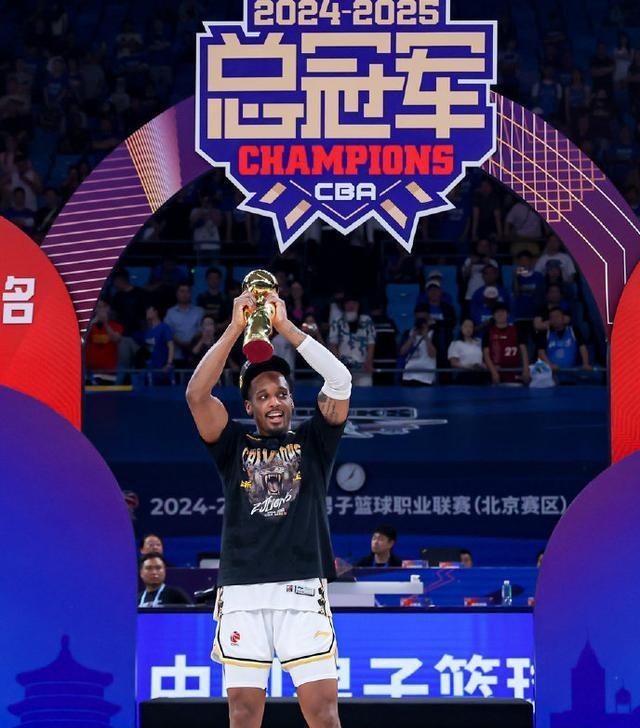 关于CBA季后赛倒计时；广厦男篮清晨官宣签约；细节引发关注；悬念犹存；控场能力受关注的信息